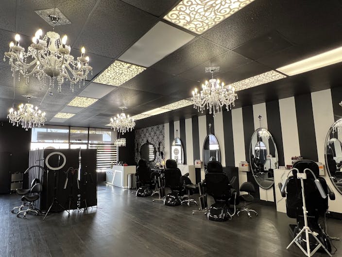 Unique Stylish Upscale Salon In Torrance - Image 0