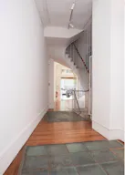 Beautiful Pop-up shop - Image 1