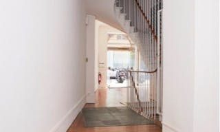 Beautiful Pop-up shop - Image 1