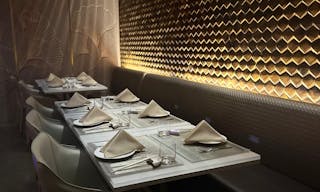 Times Square Restaurant - Image 5