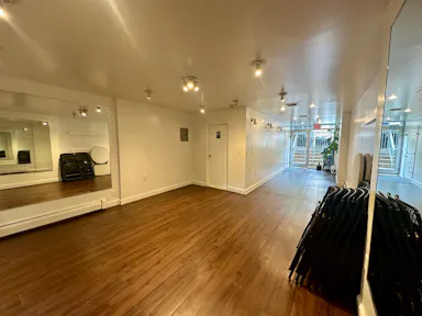 Quaint Central Harlem Space Ideal for Pop-Ups, Events, & Creative Use - Image 0