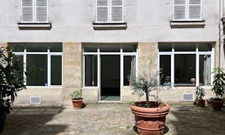 Elegant Showroom in the heart of Paris, Near Pont-Neuf - Image 3