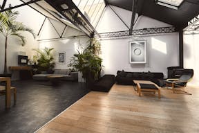 Studio photo, showroom - Image 3