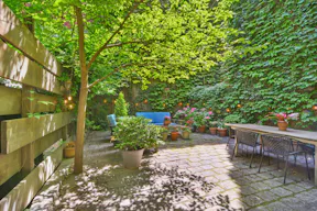 West Village Garden Oasis - Image 8