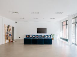 Trendy Pop Up Space in Berlin's Vibrant City Center - Image 3