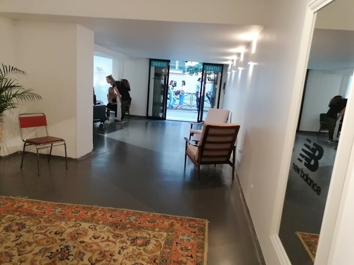 Creative Le Marais Retail Space - Image 2