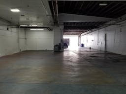 Clean, wide, high ceiling warehouse for multiple uses in DTLA - Image 4