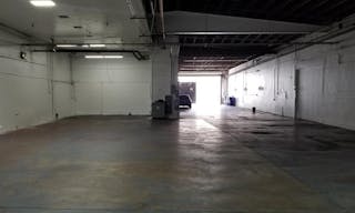 Clean, wide, high ceiling warehouse for multiple uses in DTLA - Image 4