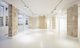 Showroom in Vibrant Le Marais - Image 3