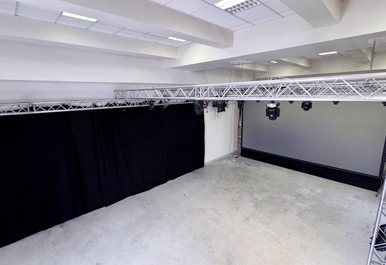 Studio spacieux et modulable aux portes de Paris - Image 0