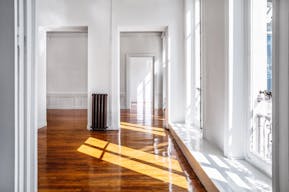 Amazing Palais Royal Showroom - Image 8