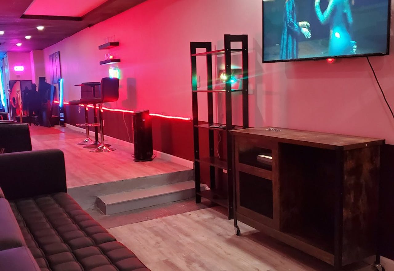 Rent Your Space for That Special Occasion (Metropolitan Ave. Forest Hills) - Image 2