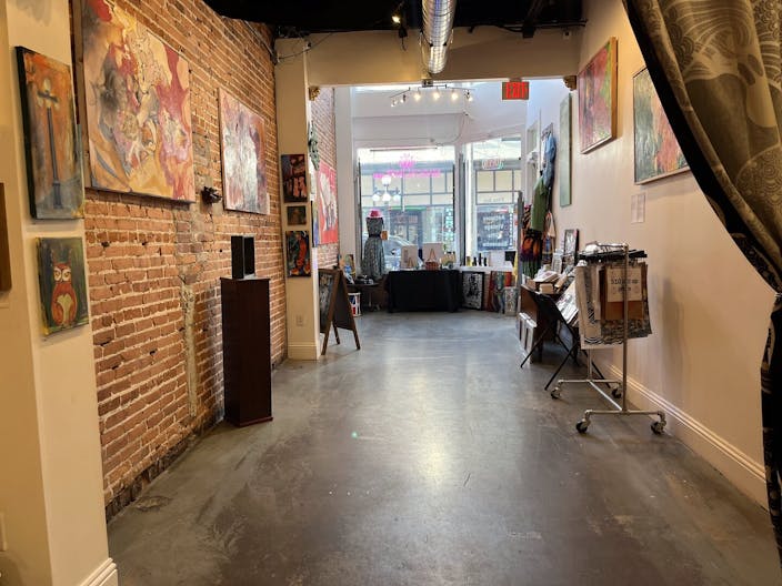 Stunning Gallery Studio/Creative Space  in Historic Ybor City/Tampa - Image 0