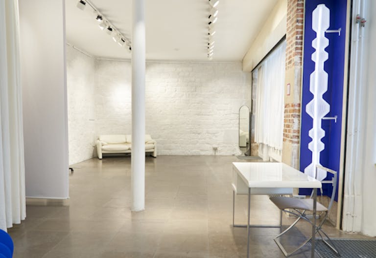 Le 6 Studio Showroom - Image 0