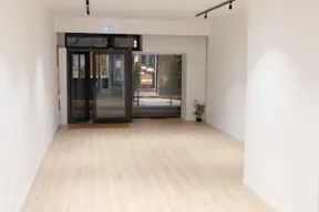 Élégant Showroom Boutique Ephémère in Paris - Image 0