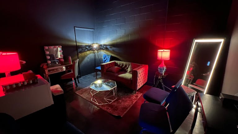 Hollywood VIP Event LIVE MUSIC Art Gallery Space with Hollywood Blvd View - Image 3