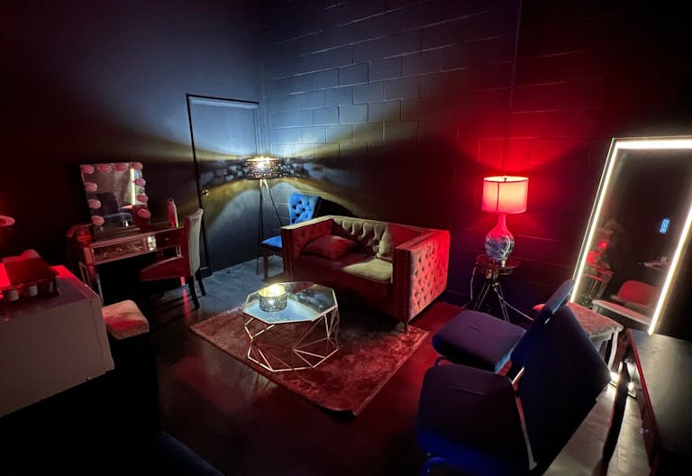 Hollywood VIP Event LIVE MUSIC Art Gallery Space with Hollywood Blvd View - Image 3