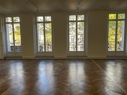 Elegant Apartment Haussmann Boulevard - Paris 8th - Image 2