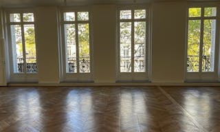 Elegant Apartment Haussmann Boulevard - Paris 8th - Image 2