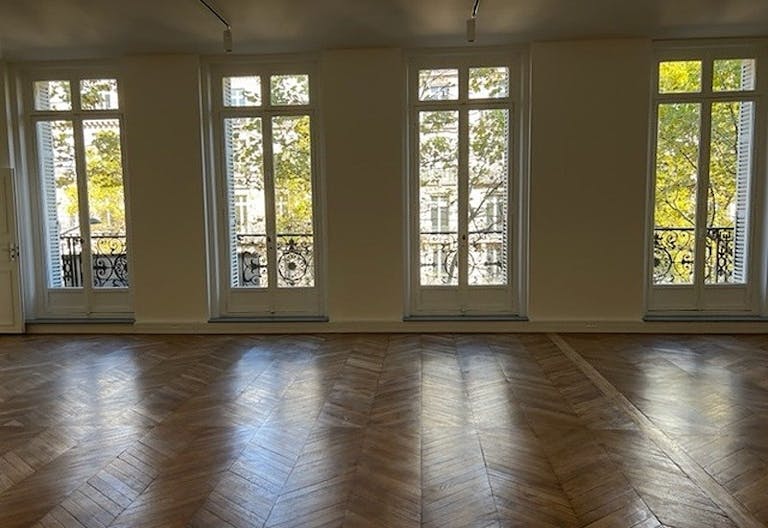 Elegant Apartment Haussmann Boulevard - Paris 8th - Image 2