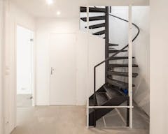 A Bright and Versatile Gallery in the Heart of Le Marais - Image 2