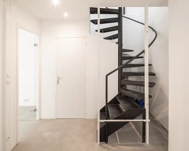 A Bright and Versatile Gallery in the Heart of Le Marais - Image 2