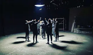 D�cor/Lieu de tournage: Entrep�t - Image 3