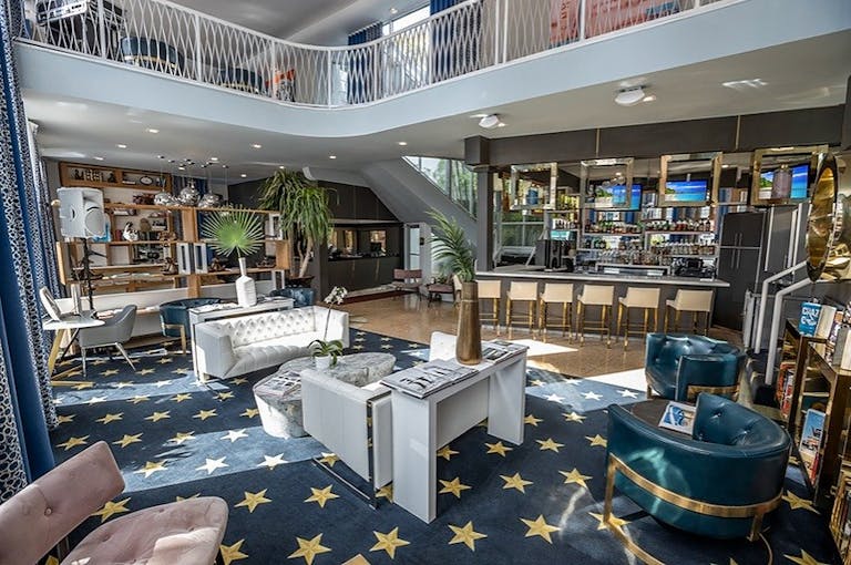 Stunning Hotel at South Beach with all amenities for your event - Image 2