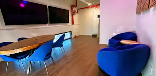 Full-Service Studio with Green Screen & LED Wall – Vehicle-Ready Space - Image 7