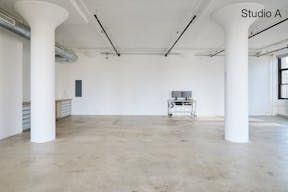 7500 sqft Bright West Soho Studios - Image 29