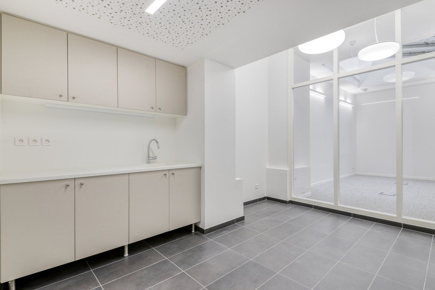 345 sqm Event and Showroom Space near Parc Monceau, Paris