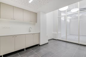 Unique Space near Parc Monceau - Image 13