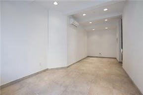 Storefront white box in East Village - Image 2