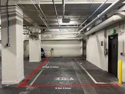 Sunny Historic Creative Loft - Image 9