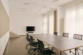 SHOP - GALLERY - POP UP - OFFICE SPACE - Image 1