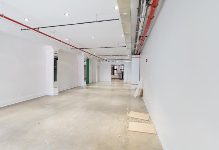 Vast Chelsea Retail Boutique - Image 2