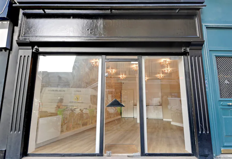 Boutique For Rent Rue Saint-Honor� - Ideal Pop-Up Store / Art Exhibition - Image 3