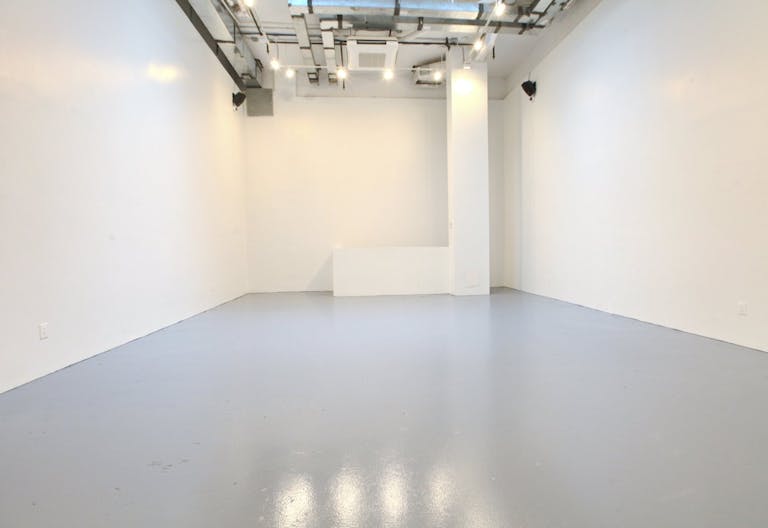 Street Level Contemporary Gallery in Chelsea - Image 2