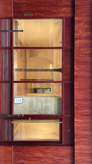 Immaculate show room in the center of Paris - Marais  - Image 0