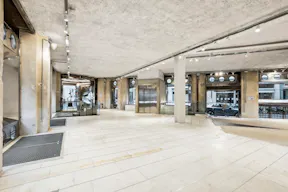 Amazing Award Winning Showroom - Image 9