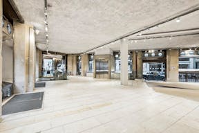 Amazing Award Winning Showroom - Image 9