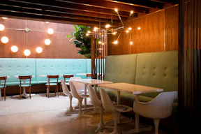 Mid Century Diner in East Austin - Image 5