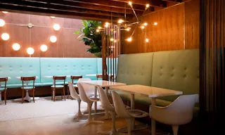 Mid Century Diner in East Austin - Image 5