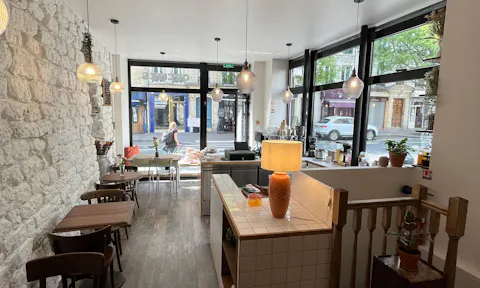 Charmant petit café au coeur du 9ème arrondissement - Image 0