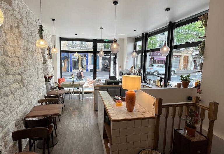 Charmant petit caf� au coeur du 9�me arrondissement - Image 0