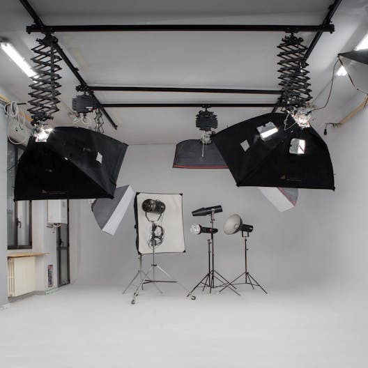 showroom milano with chroma key - Image 0