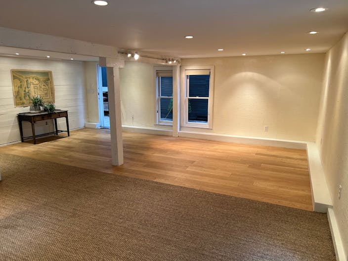 A modern retail space with attached garden and garden office - Image 1