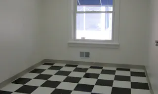 office space - Image 1