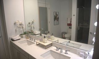 Luxury Loft with Natural Lighting Available for Small Intimate Parties - Image 9