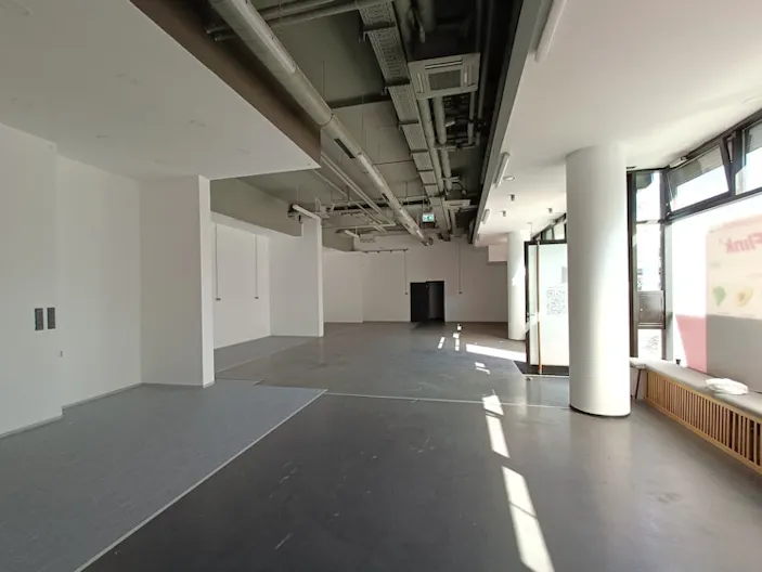 retail space at Kottbusser Strasse - Image 2